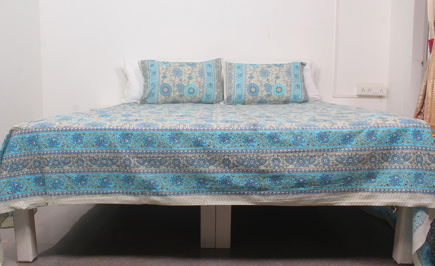 Blue & Grey Flower Motif Borderd Printed King Size Bedsheet 108 x 108 Inches with 2 Pillow Covers