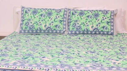 Green & Blue Floral Printed King Size Double Bedsheet 93 X 108 Inches with 2 Pillow Covers