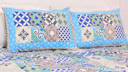 Blue Geometric Borderd Printed King Size Double Bedsheet 93 x 108 Inches with 2 Pillow Covers